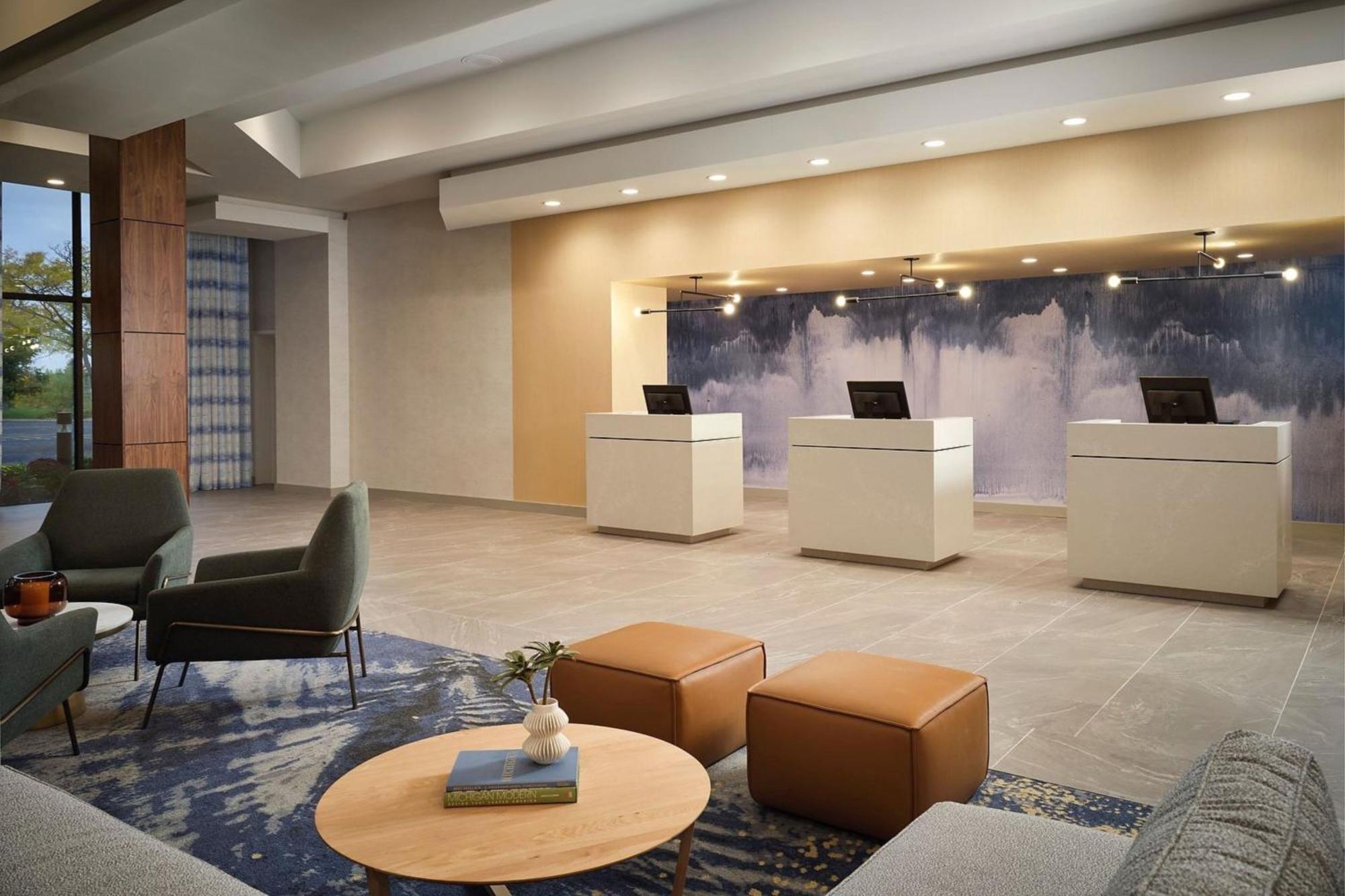 Sheraton Grand Rapids Airport Hotel Cascade Exterior photo