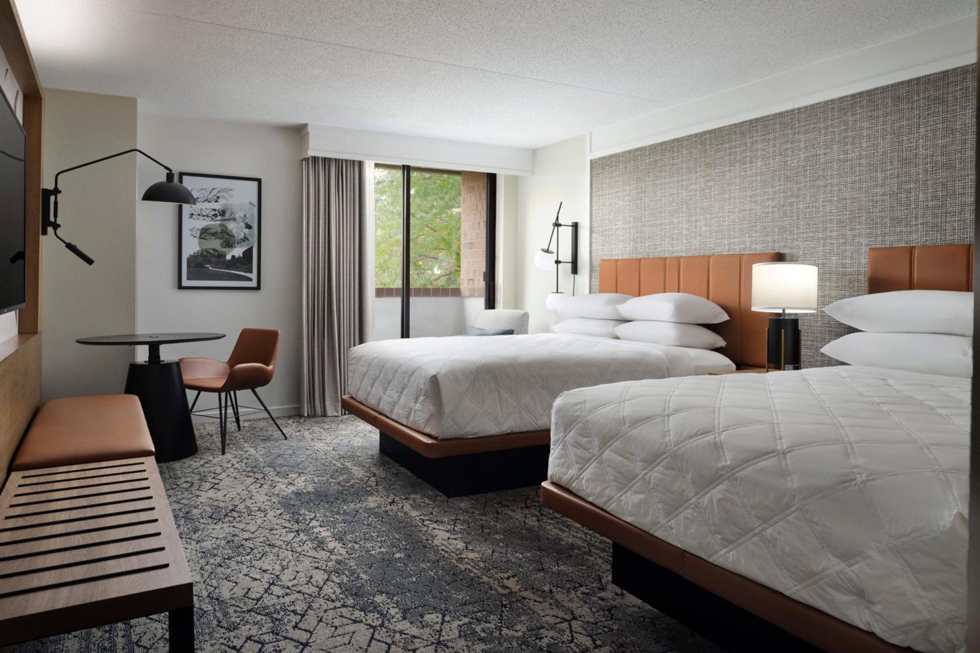 Sheraton Grand Rapids Airport Hotel Cascade Exterior photo