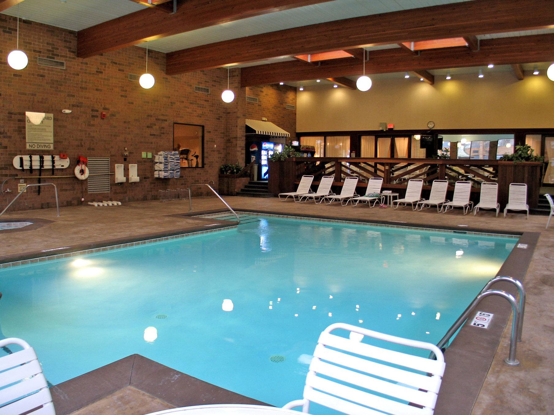 Sheraton Grand Rapids Airport Hotel Cascade Exterior photo